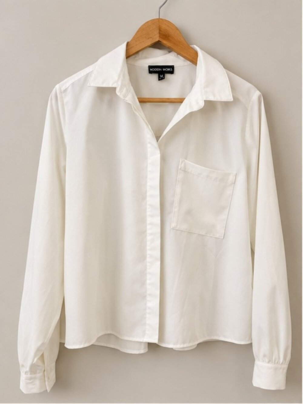 Modern Works Classic Wrinkle Free Boxy Fit Button Down White Shirt Sz. Medium